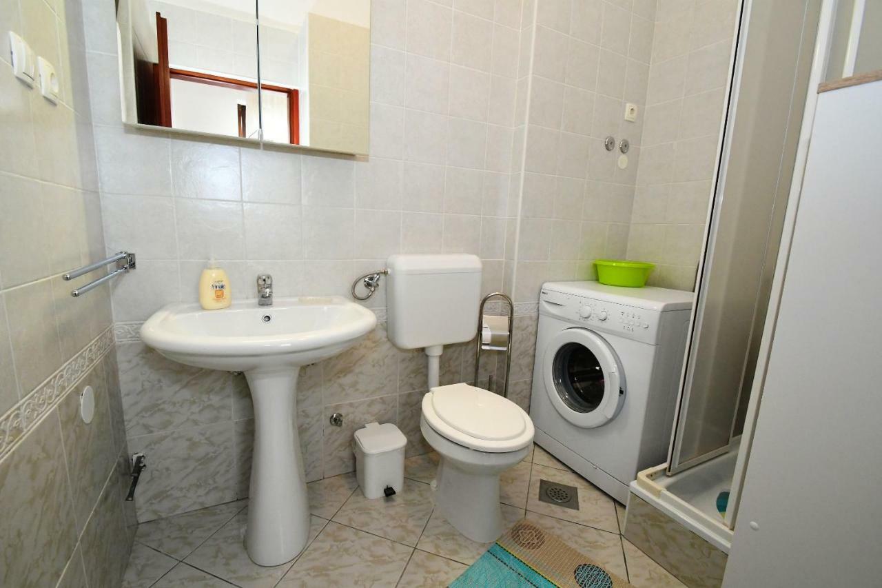 Studio Apartman Kris Marinici  Exteriör bild