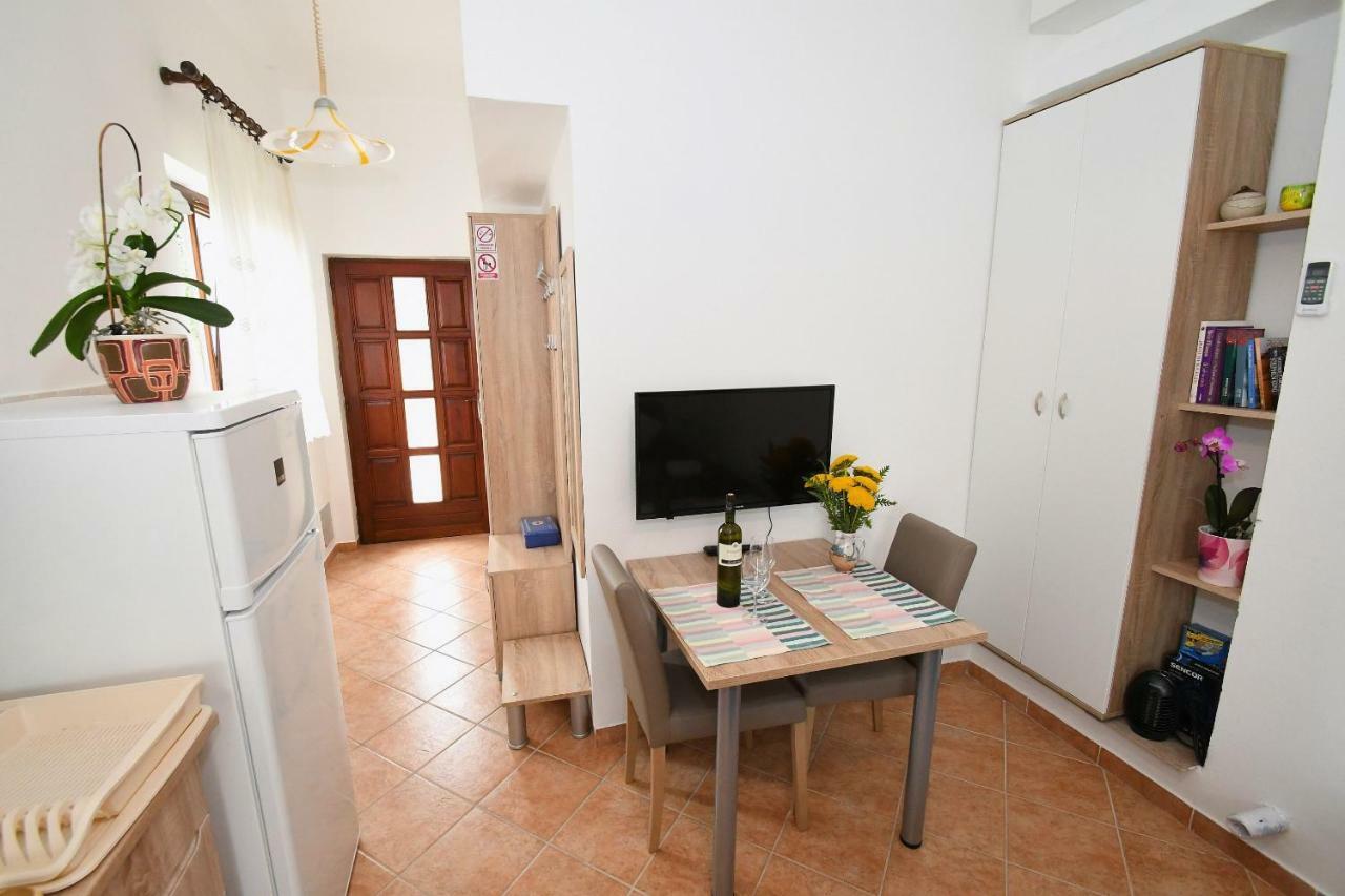 Studio Apartman Kris Marinici  Exteriör bild